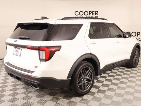 Used 2025 Ford Explorer ST w/ Sun And Sound Package AWD/4WD image 22