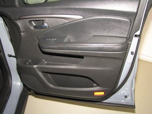 Certified 2022 Honda Pilot Sport image 20