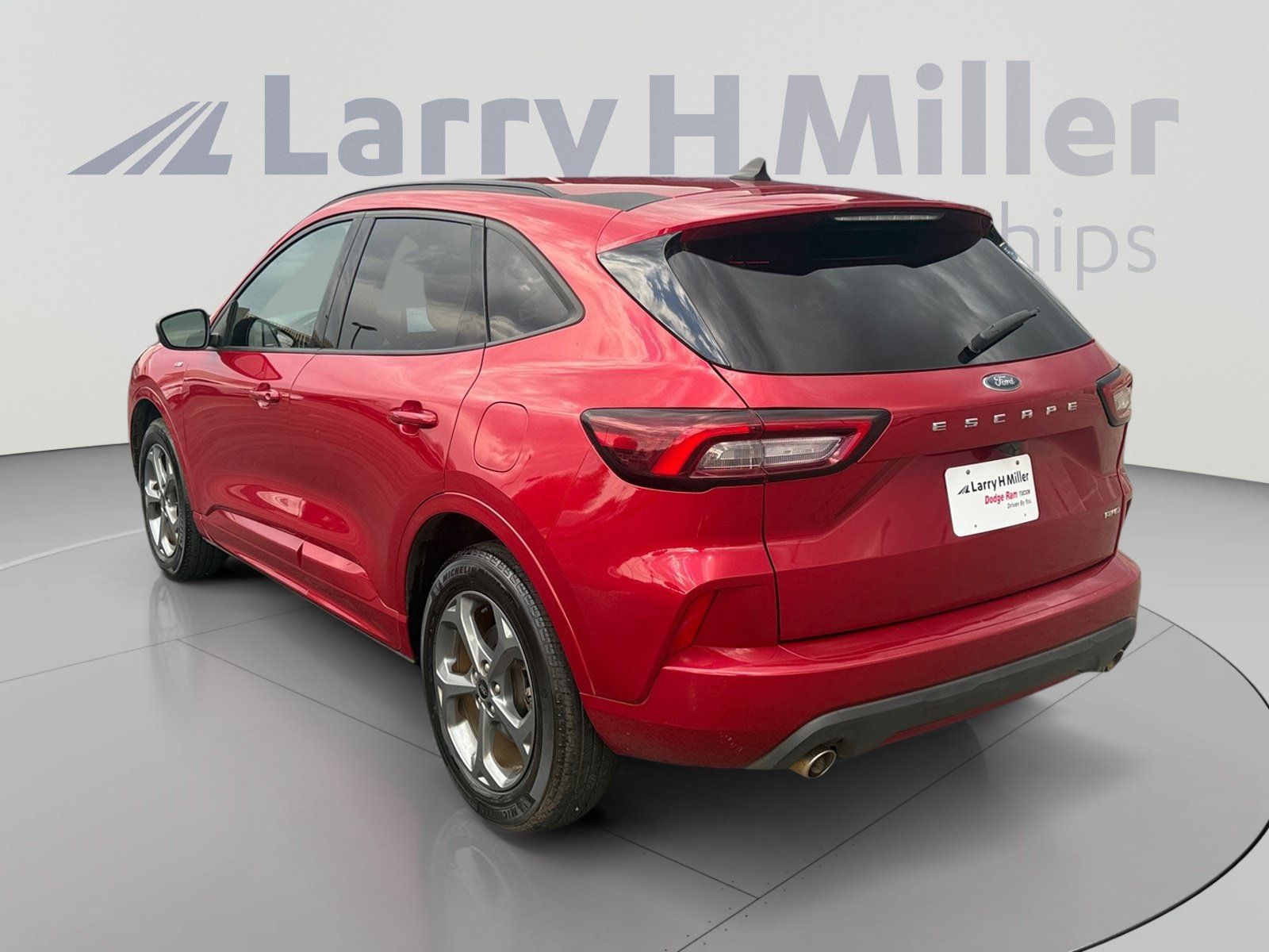 Used 2024 Ford Escape ST-Line AWD/4WD image 3