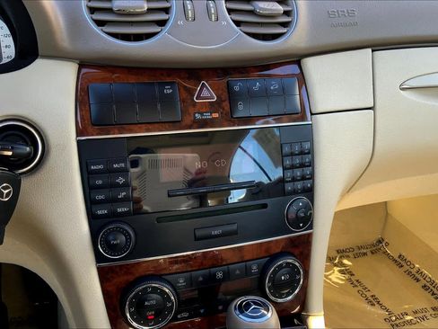 Used 2006 Mercedes-Benz CLK 500 Coupe image 25