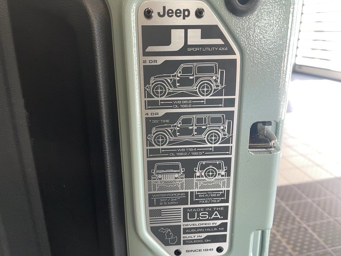 Used 2024 Jeep Wrangler Unlimited w/ Convenience Group AWD/4WD image 6