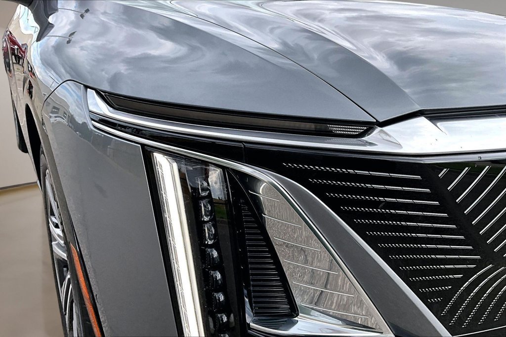 Used 2023 Cadillac Lyriq 2WD image 31