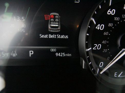 Used 2022 Toyota Highlander XLE image 23