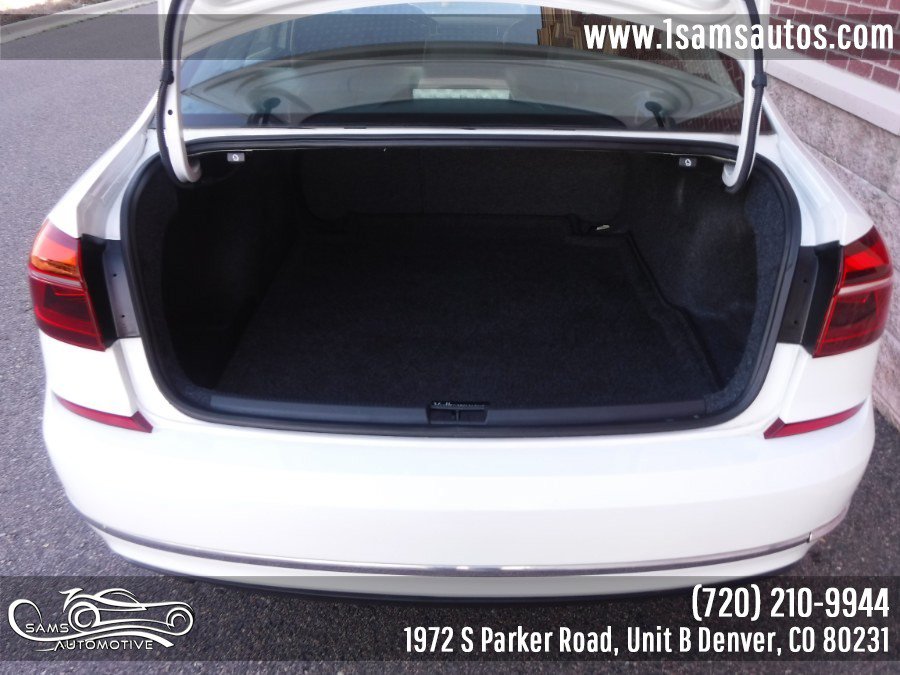 Used 2018 Volkswagen Passat 2.0T SE FWD image 34