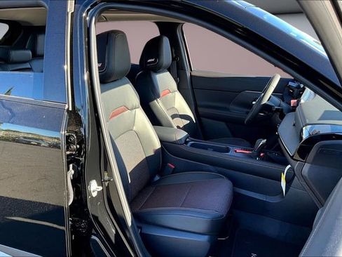 New 2026 Nissan Kicks SR image 10