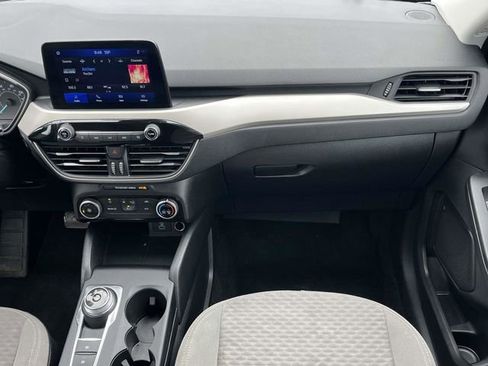 Used 2022 Ford Escape SE image 17