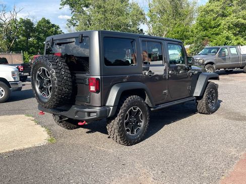 Used 2016 Jeep Wrangler Unlimited Rubicon AWD/4WD image 3