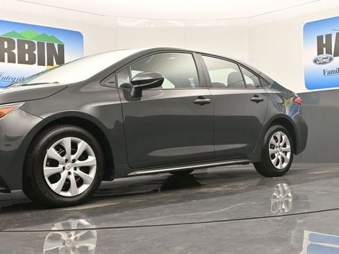 Used 2025 Toyota Corolla LE image 19