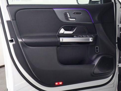 New 2026 Mercedes-Benz GLB 250 image 7