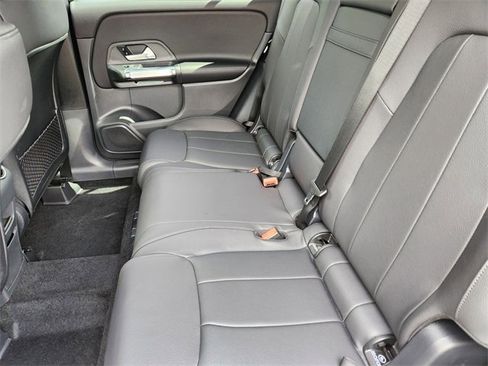 New 2025 Mercedes-Benz GLB 250 4MATIC image 12