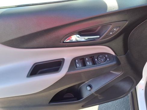 Used 2023 Chevrolet Equinox LT w/ Driver Convenience Package AWD/4WD image 11