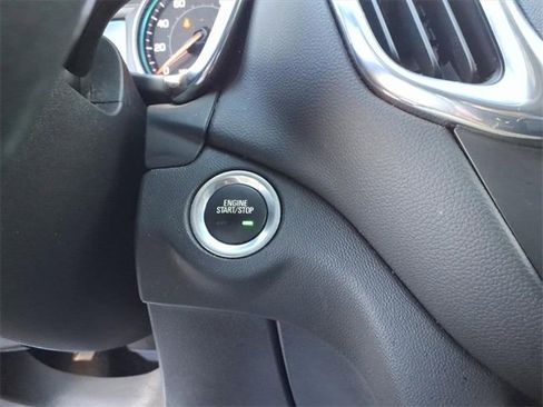 Used 2023 Chevrolet Equinox LT image 20