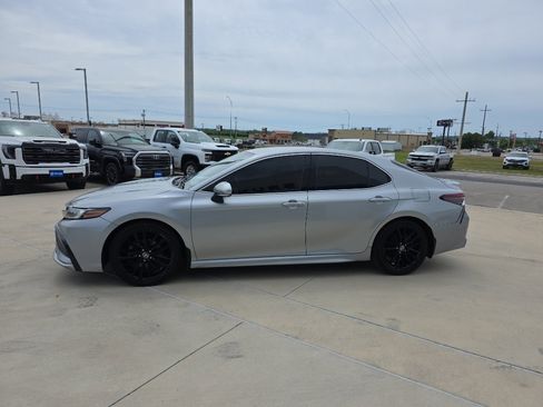 Used 2022 Toyota Camry XSE w/ Cold Weather Package FWD image 4
