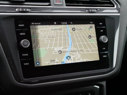 Certified 2024 Volkswagen Tiguan SEL R-Line image 22