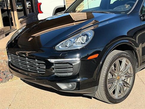 Used 2018 Porsche Cayenne Platinum Edition w/ Premium Package AWD/4WD image 12