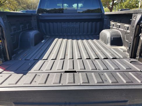New 2026 GMC Sierra 1500 SLT w/ SLT Premium Plus Package AWD/4WD image 5