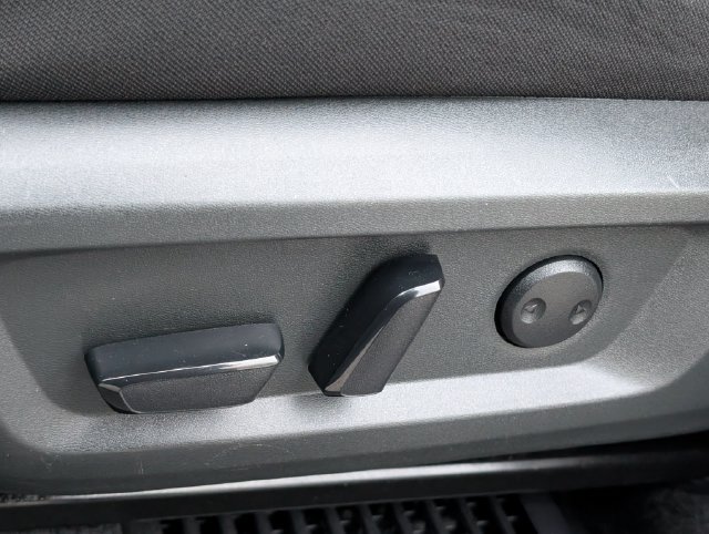 Used 2024 Nissan Rogue SV FWD image 20