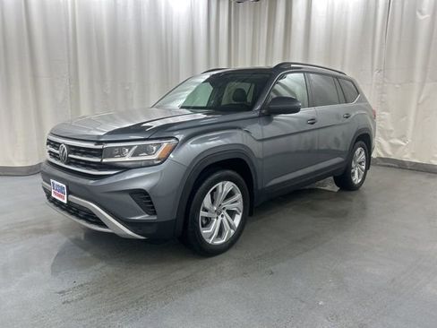 Used 2021 Volkswagen Atlas SE w/ Panoramic Sunroof Package image 2