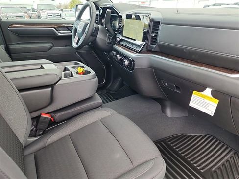 New 2026 GMC Sierra 1500 Elevation image 18