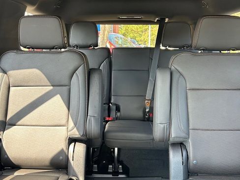 Used 2024 Chevrolet Tahoe High Country image 13