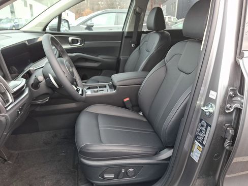 New 2025 Kia Sorento EX w/ EX Panoramic Sunroof Package image 6