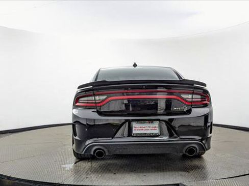 Used 2018 Dodge Charger SRT Hellcat w/ Harman/Kardon Audio Group image 7
