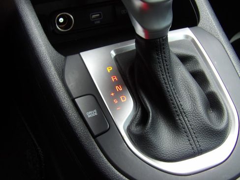 Used 2024 Kia Forte LXS w/ LXS Technology Package FWD image 19