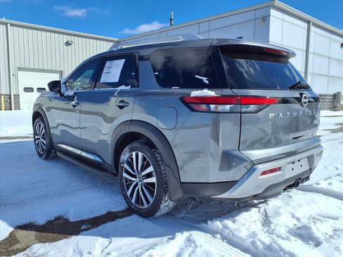 Used 2022 Nissan Pathfinder Platinum w/ Cargo Package image 4