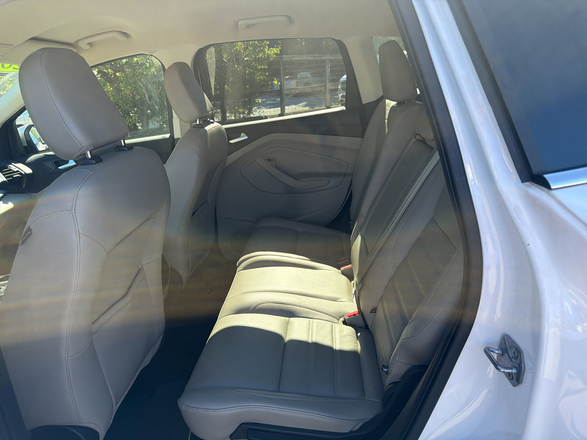 Used 2018 Ford Escape SEL w/ Ford Safe & Smart Package FWD image 27