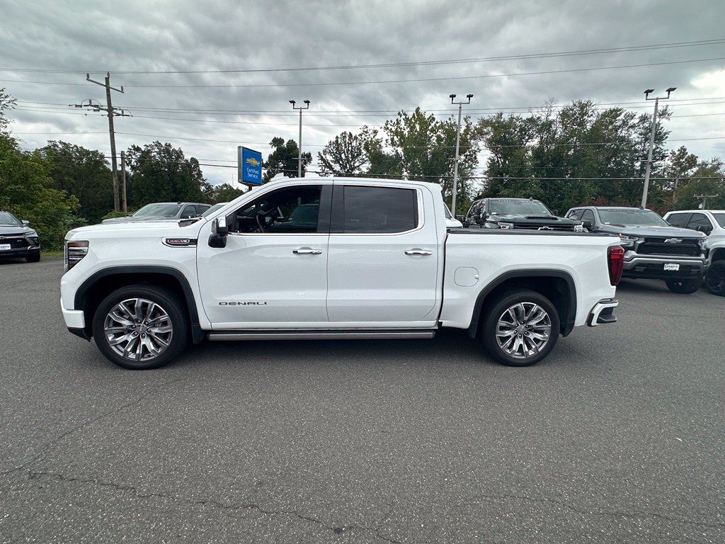 Used 2023 GMC Sierra 1500 Denali w/ Denali Reserve Package AWD/4WD image 2
