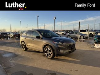 Used 2022 Ford Escape SE w/ SE Sport Appearance Package video 1