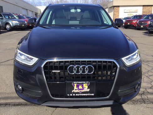 Used 2015 Audi Q3 2.0T Prestige w/ Prestige Package image 2