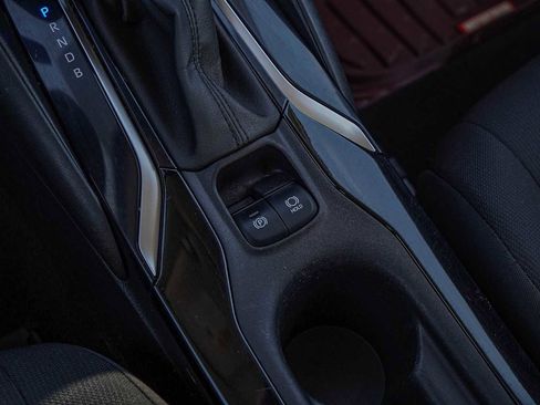 Used 2021 Toyota Corolla LE image 21