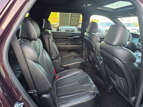 Used 2024 Hyundai Palisade Calligraphy image 13