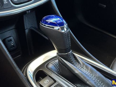 Used 2018 Chevrolet Volt Premier w/ Driver Confidence Package image 26