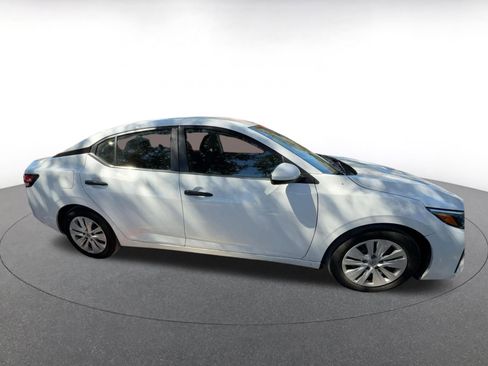 Used 2025 Nissan Sentra S image 8