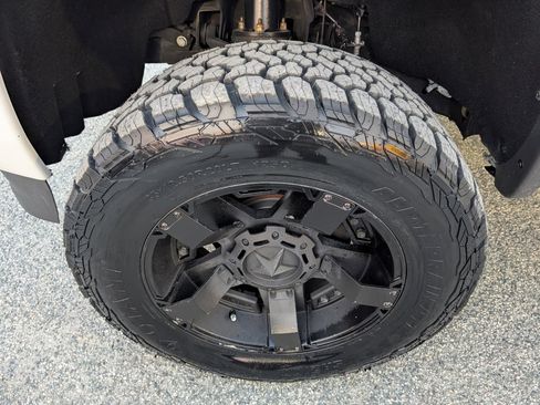 Used 2016 GMC Sierra 1500 Denali w/ Enhanced Driver Alert Package image 12