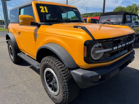 Certified 2021 Ford Bronco Outer Banks w/ Sasquatch Package AWD/4WD image 1