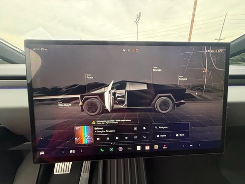 Used 2025 Tesla Cybertruck AWD Crew Cab image 14