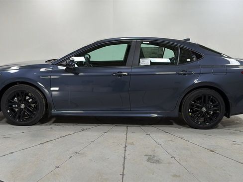 New 2026 Toyota Camry SE image 8