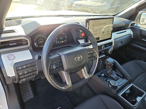 Used 2024 Toyota Tacoma TRD Off-Road image 14