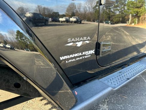 Used 2018 Jeep Wrangler Unlimited Sahara image 5