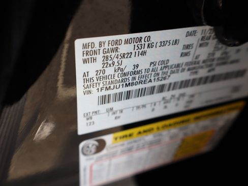 Used 2024 Ford Expedition Platinum image 48