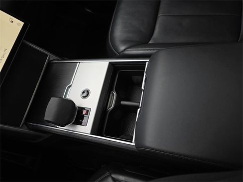 Used 2024 Land Rover Range Rover Long Wheelbase Autobiography image 26