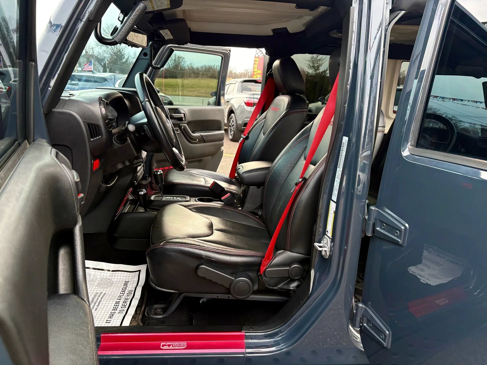 Used 2017 Jeep Wrangler Unlimited Rubicon AWD/4WD image 14