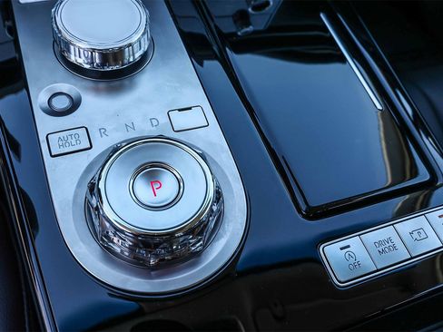 Used 2025 Genesis G80 2.5T image 22