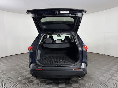 Used 2020 Toyota RAV4 XLE image 18