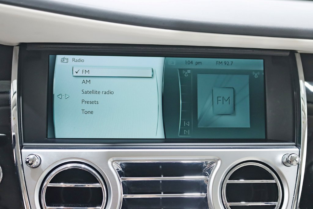 Used 2016 Rolls-Royce Ghost RWD image 23