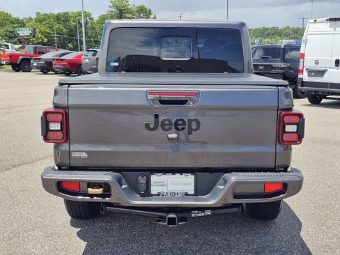 Used 2021 Jeep Gladiator Overland AWD/4WD image 11
