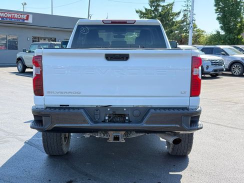 Used 2022 Chevrolet Silverado 2500 Custom w/ Custom Value Package AWD/4WD image 5